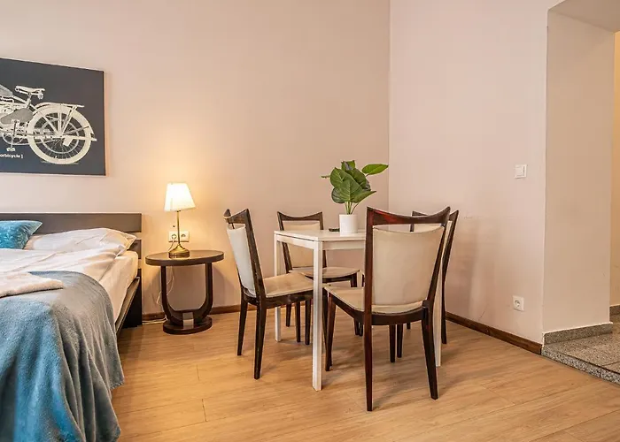 Simple 1br Escape, Your Relaxing Getaway Апартаменти