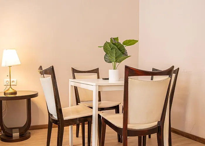 Simple 1br Escape, Your Relaxing Getaway Апартаменти